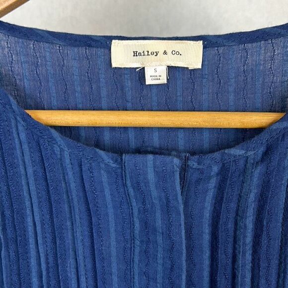 Hailey & Co Pleated Front Dress Sz Small Ruffle Hem Bell Sleeve Loose Fit Button - Picture 2 of 8